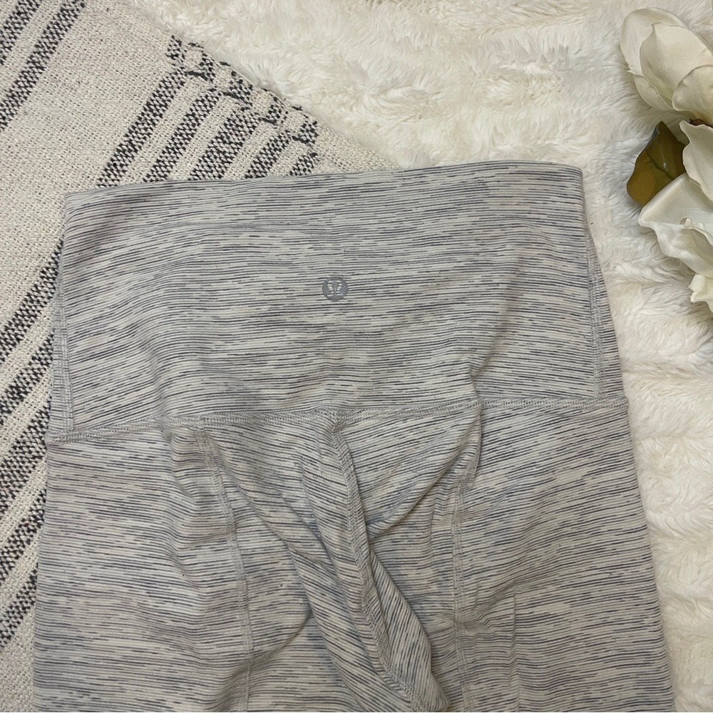 𝚕𝚞𝚕𝚞𝚕𝚎𝚖𝚘𝚖 𝚠𝚞𝚗𝚍𝚎𝚛 𝚞𝚗𝚍𝚎𝚛 𝚑𝚒𝚐𝚑𝚛𝚒𝚜𝚎 𝚌𝚛𝚘𝚙 ꥟ 𝟼 - Picture 6 of 10